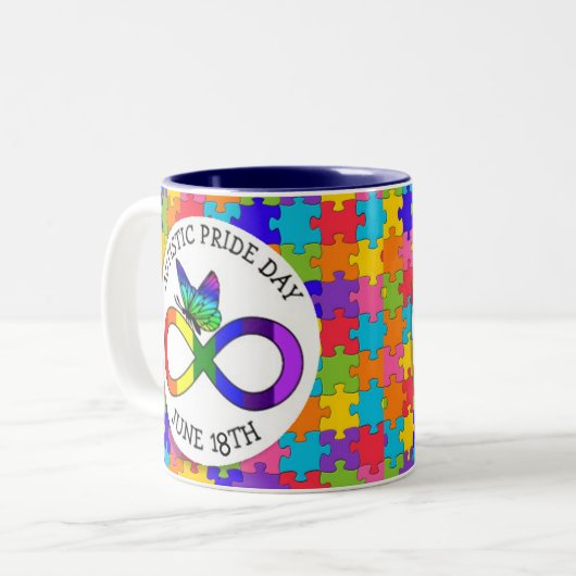 Net 18e is Autistic Pride Day Tweekleurige Koffiemok (Voorkant links)