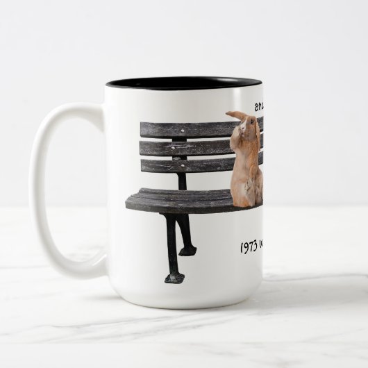 Net als dat konijn op een bank Mok (Links)