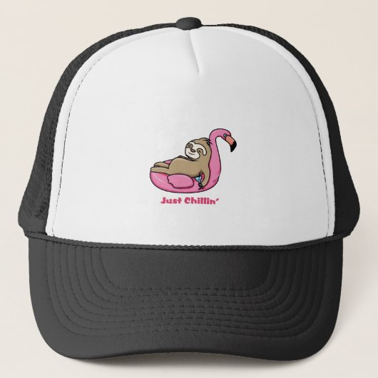 NET CHILLIN' - Lazy Sloth & Pink Flamingo Trucker Pet (Voorkant)