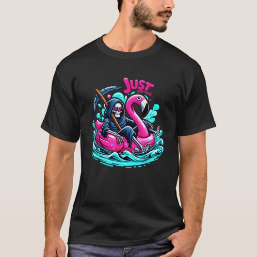 Net Drifting Funny Skeleton Flamingo Beach Zomer T-shirt (Voorkant)