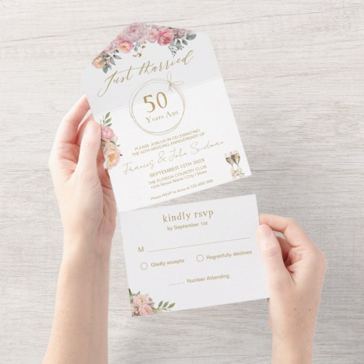 Net getrouwd 50ste bruiloft Jubileum roze pioen All In One Uitnodiging (Afscheurbaar)