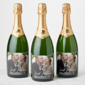 Net getrouwd Elegant Foto Bruiloft Sparkling Wijnetiket (Flessen)