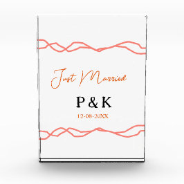 Net getrouwd en voeg de naam van het paar toe datu fotoblokken