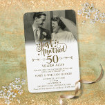 Net getrouwd Foto 50e bruiloft Jubileum Magneet<br><div class="desc">Met delicate gouden liefdesharten confetti. Personaliseer met uw speciale foto en vijftigste gouden jubileuminformatie in chique gouden belettering. Ontworpen door Thisnotme©</div>