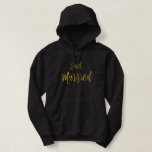 Net getrouwd Gold Folie Typography Hoodie<br><div class="desc">Just Married Gold Foil Typography Hoodie voor een pasgetrouwde op zijn huwelijksreis.</div>