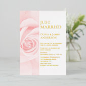 Net Getrouwd Gouden Tekst Roze Roos Trouwreceptie Folie Uitnodiging (Staand Voorkant)