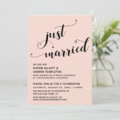 Net Getrouwd Hartjes Typografie Roze Ontvangst Kaart (Staand voorkant)