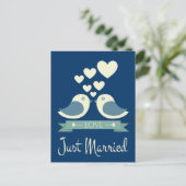 Net getrouwd Lovebirds Blue Wedding Briefkaart (Staand voorkant)