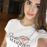 Net getrouwd met Red Hearts T-shirt<br><div class="desc">Net getrouwd met rode verweven harten en bruiloft details personalisatie</div>