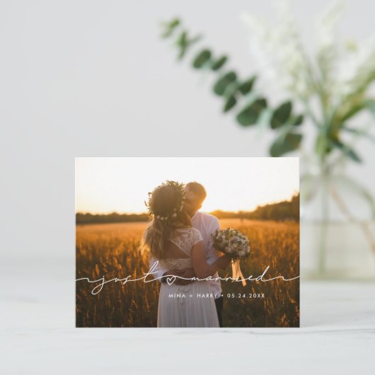 Net getrouwd Minimalistische moderne handgeschreve Aankondigingskaart (Staand voorkant)