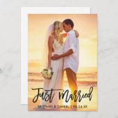 Net getrouwd Modern Brush Script Foto Aankondiging (Voorkant / Achterkant)