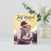 Net Getrouwd Modern Brush Script Foto Huwelijk Briefkaart (Staand voorkant)