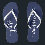 Net Getrouwd Navy Blauwe Trouwfeest Flip Flops<br><div class="desc">Net getrouwd eenvoudige navy blauwe trouwfeest flip flops met slanke bandjes</div>