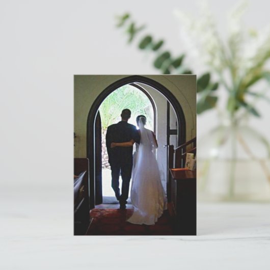 Net getrouwd paar kerk bruiloft aankondiging briefkaart (Staand voorkant)