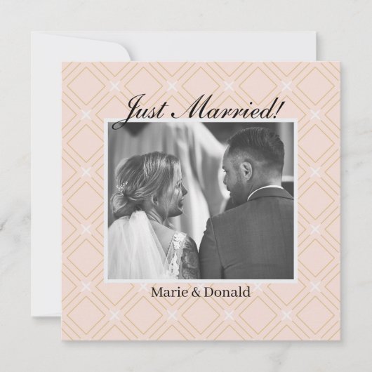 Net Getrouwd Pastel Perzik en Gouden Geometrisch Feestdagenkaart (Voorkant)