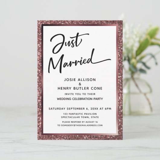 Net Getrouwd Script Roze Goud Glitter Reception Kaart (Staand voorkant)