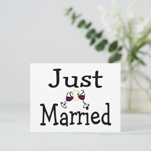 Net getrouwd Toast Aankondigingskaart (Staand voorkant)