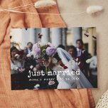 Net getrouwd  typemachine trouwfoto briefkaart<br><div class="desc">Heb je besloten te elope? Wil je aankondigen dat je net getrouwd bent? Deel het nieuws van je huwelijk met deze mooie trouwfotokaart,  volledig aanpasbare lettertypen en kleuren.</div>