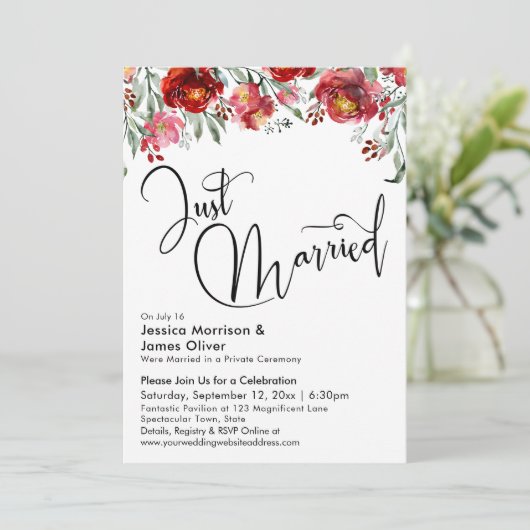 Net Getrouwd Typografie Burgundyrood Bloemmotief Kaart (Staand voorkant)