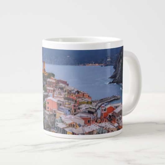 Net na zonsondergang | Vernazza, Cinque Terre, Ita Grote Koffiekop (Voorkant rechts)