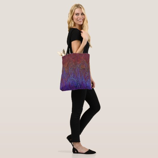 "Neural Firestorm" Abstract rood blauw Tote Bag (Op model)