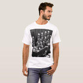 Neurenberg-proeven. Bezig met omkijken op_War Afb T-shirt (Voorkant volledig)