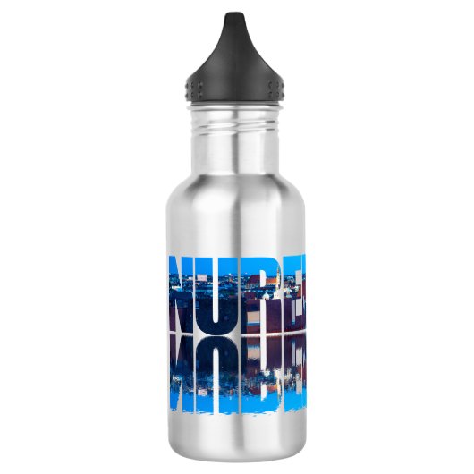 Neurenberg tekst samengesteld uit nacht oude stad  waterfles  (Links)