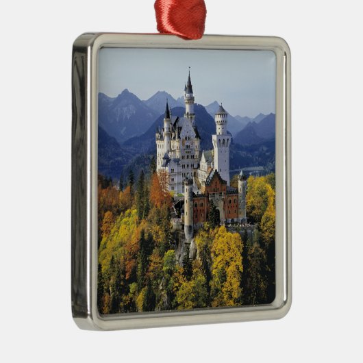 Neuschwanstein is een van de drie metalen ornament (Rechts)