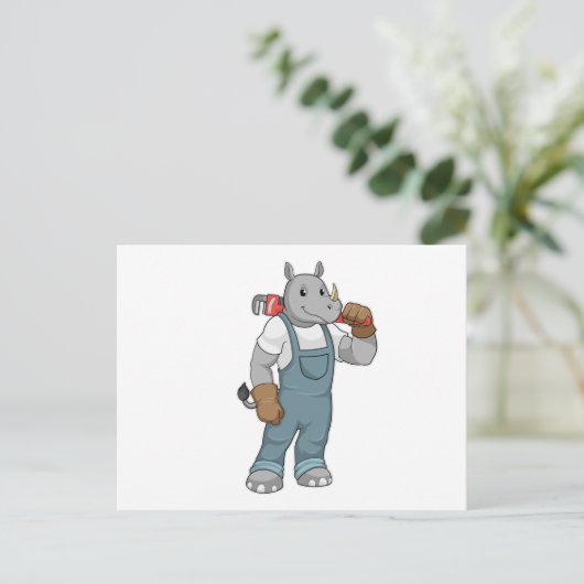 Neushoorn als klusjesman met waterpomptang briefkaart (Staand voorkant)