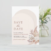 Neutraal beige bloemenpampas boog foto QR-code Save The Date (Staand voorkant)