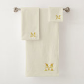 Neutraal beige goud monogram bad handdoek (Insitu)