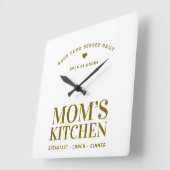 Neutraal Goud Typografie Mom's Kitchen Custom Vierkante Klok (Hoek)
