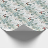 Neutraal pastel salie groen winterbos rendier cadeaupapier (Hoek)