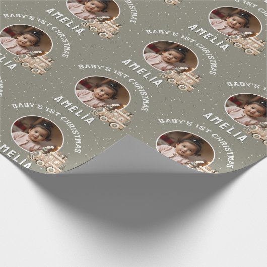 Neutral Baby’s 1st Christmas Train Keepsake Photo Cadeaupapier (Hoek)