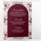 Neutral Taupe Floral QR Code Burgundy Wedding Drieluik Uitnodiging (Binnenzijde eerst)