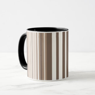 Neutrale aardetoneel strepenpatroonontwerp mok