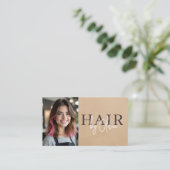 Neutrale Beige Suède Kapper Foto QR-code Visitekaartje (Staand voorkant)