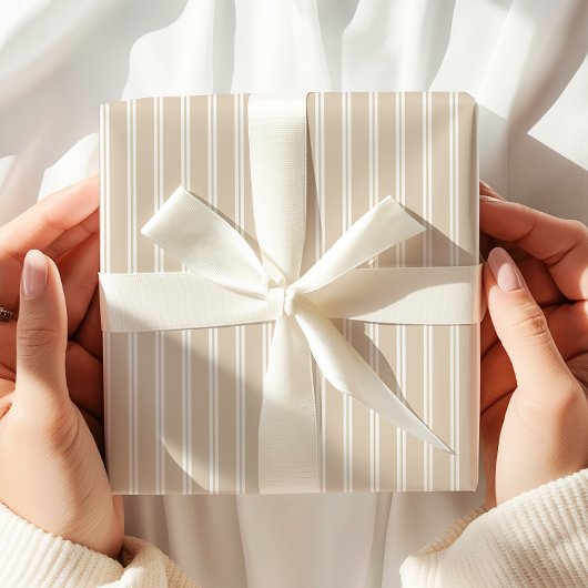 Neutrale beige witte strepen cadeaupapier