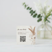 Neutrale Boho Bloemen met QR Code Bruiloft Informatiekaartje (Staand voorkant)