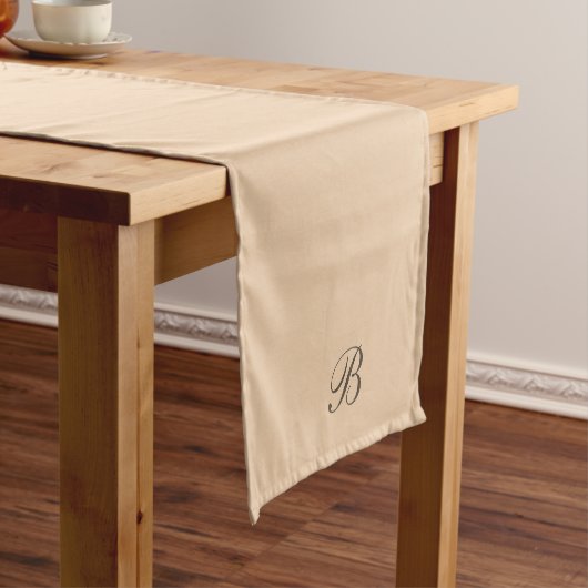 Neutrale Ecru Beige met Monogram Initiaal Korte Tafelloper (Voorbeeld)