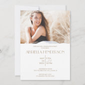 Neutrale en moderne bruine foto afstudeeruitnodigi kaart (Achterkant)
