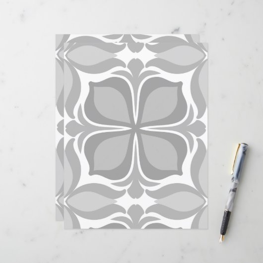 Neutrale geometrische tegels (Voorkant / Achterkant in situ)