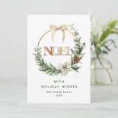 Neutrale minimalistische Boho kerstcompositie Feestdagenkaart (Staand voorkant)