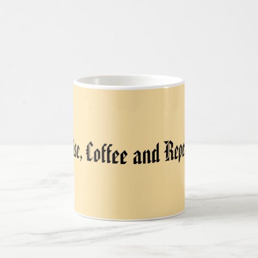 Neutrale minimalistische "opkomst, koffie en herha koffiemok (Center)