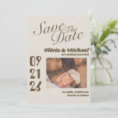 Neutrale Retro Funky Disco Bruiloft Modern Fun Save The Date (Staand voorkant)