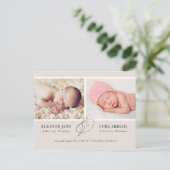 Neutrale Tan Modern Twins Birth Aankondiging Briefkaart (Staand voorkant)
