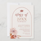 Neutrals en gedempt roze bloemen afstudeerfeest kaart (Voorkant)