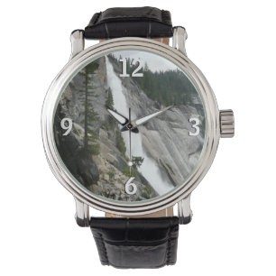 Nevada Falls in Yosemite National Park Horloge