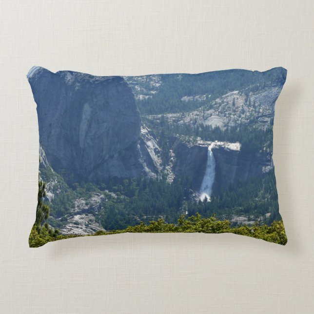 Nevada Falls vanuit de Panorama Trail Decoratief Kussen (Voorkant)