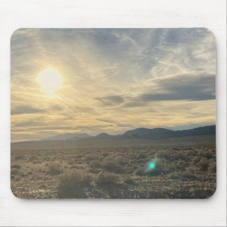 Nevada-woestijnzonsondergang – Gouden lucht boven Muismat